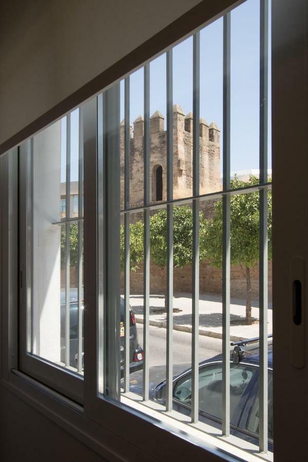 Murallas De Sevilla Apartamento Con Garaje 4 Pax Exterior photo